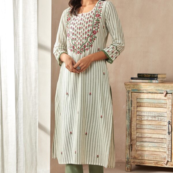 Gulbarg Faheema Kurta