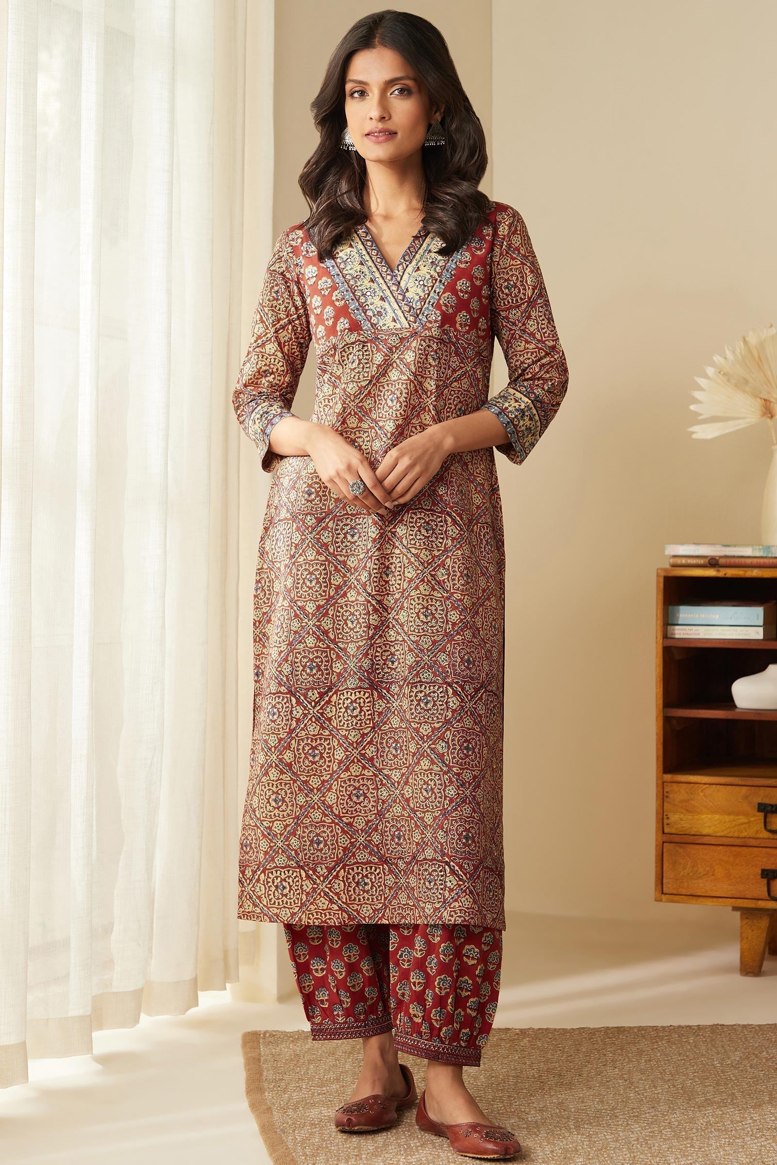 3_179_610.jpg Sehra Nida Bagru Kurta - Image 1