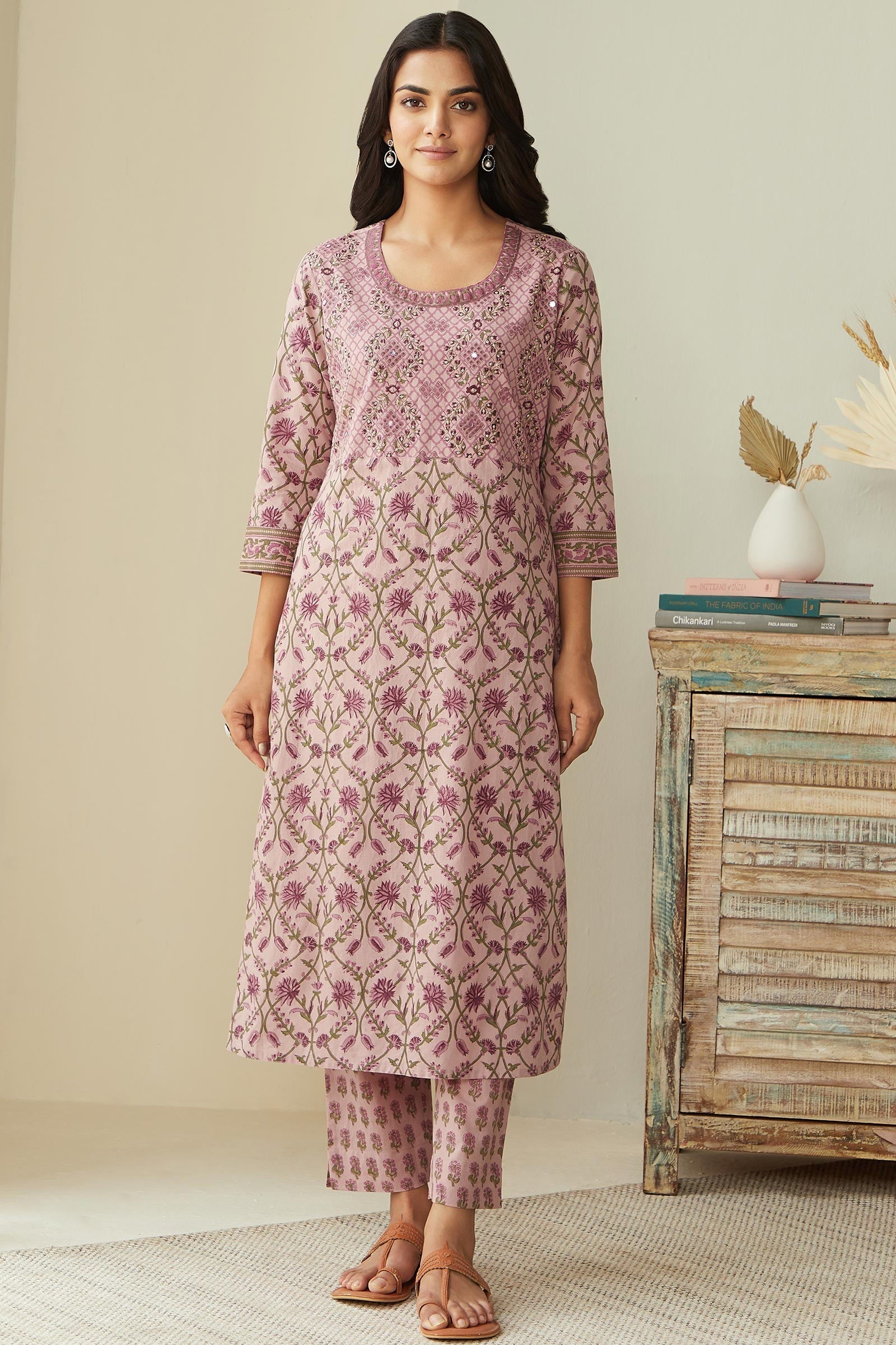 3_179_840.jpg Gauhar Nasmina Sanganeri Kurta - Image 1