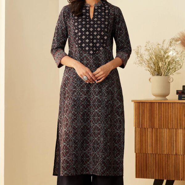 Sehra Rabia Ajrak Kurta