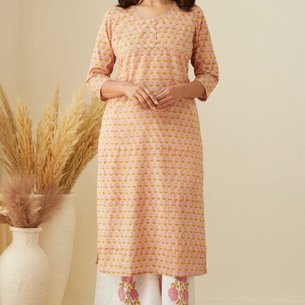 Nazm Sahira Sanganeri Kurta