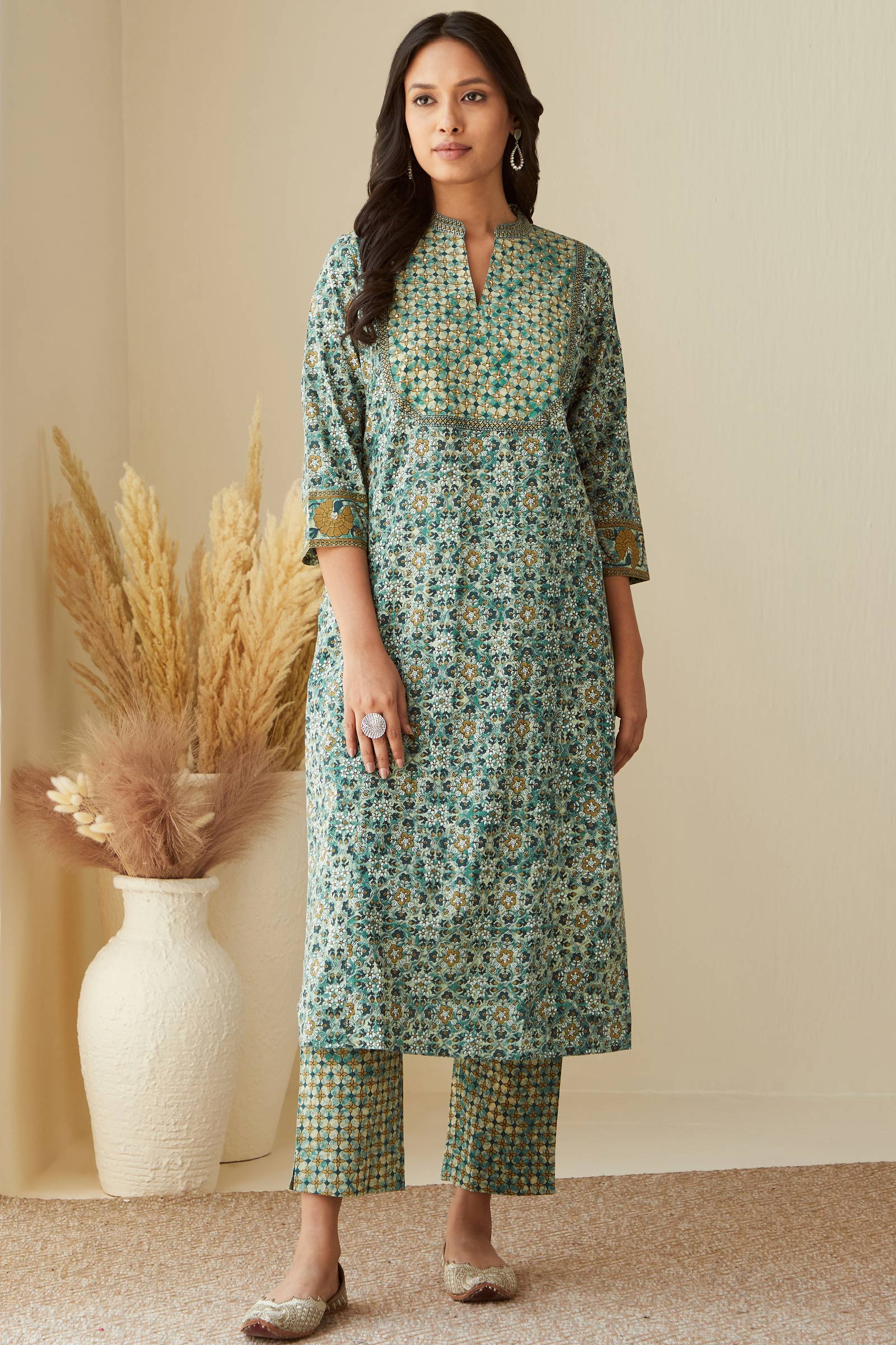 3_180_306.jpg Gauhar Shirin Bagru Kurta - Image 1