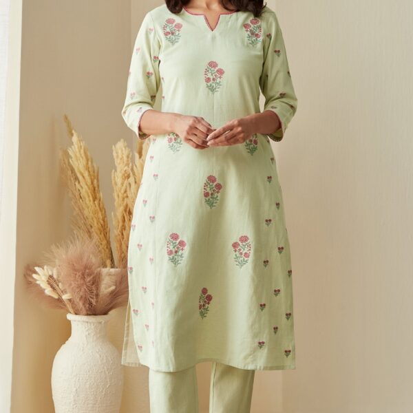 Nazm Shirin Kurta