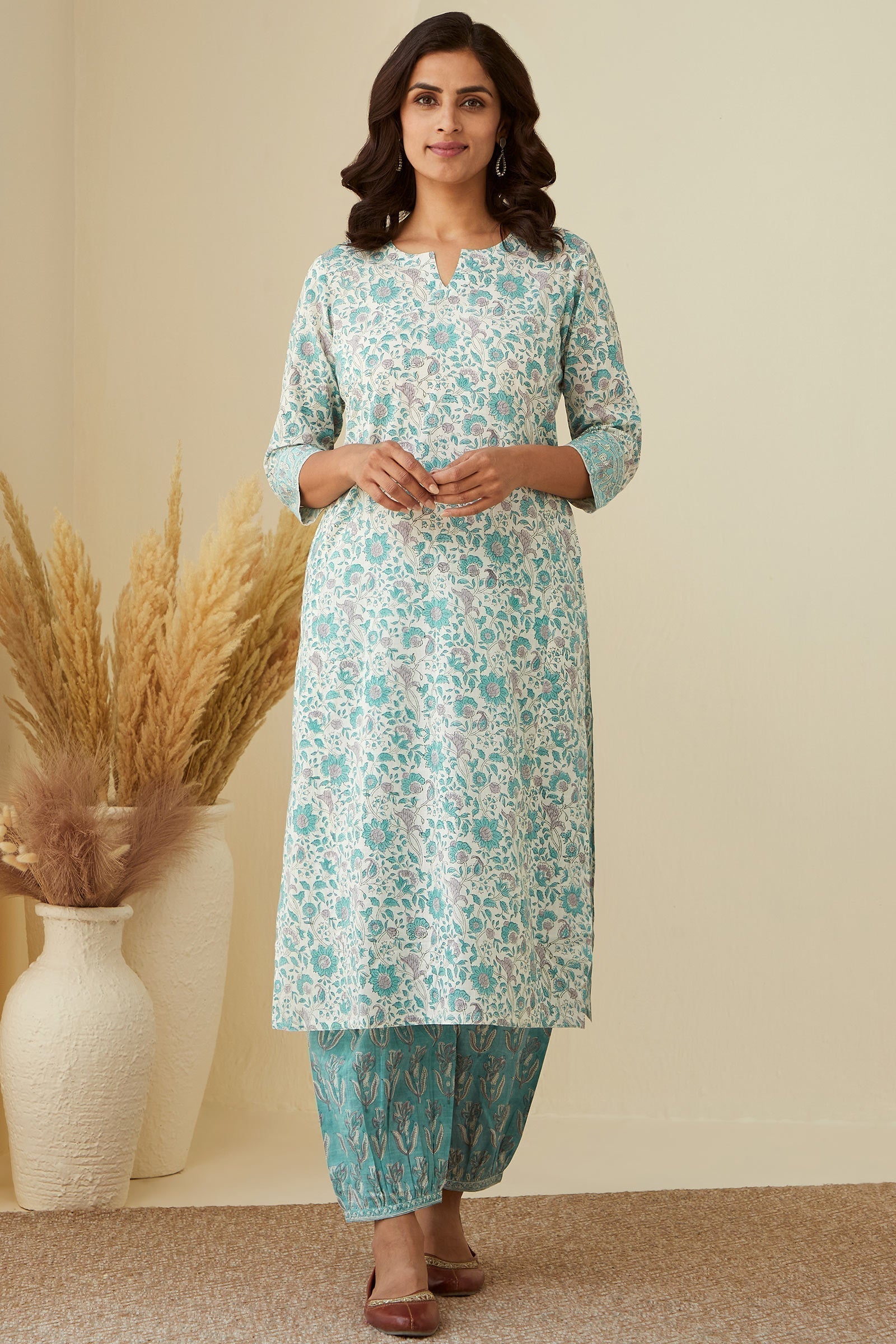 4_171_1381.jpg Gauhar Zaina Kurta - Image 1