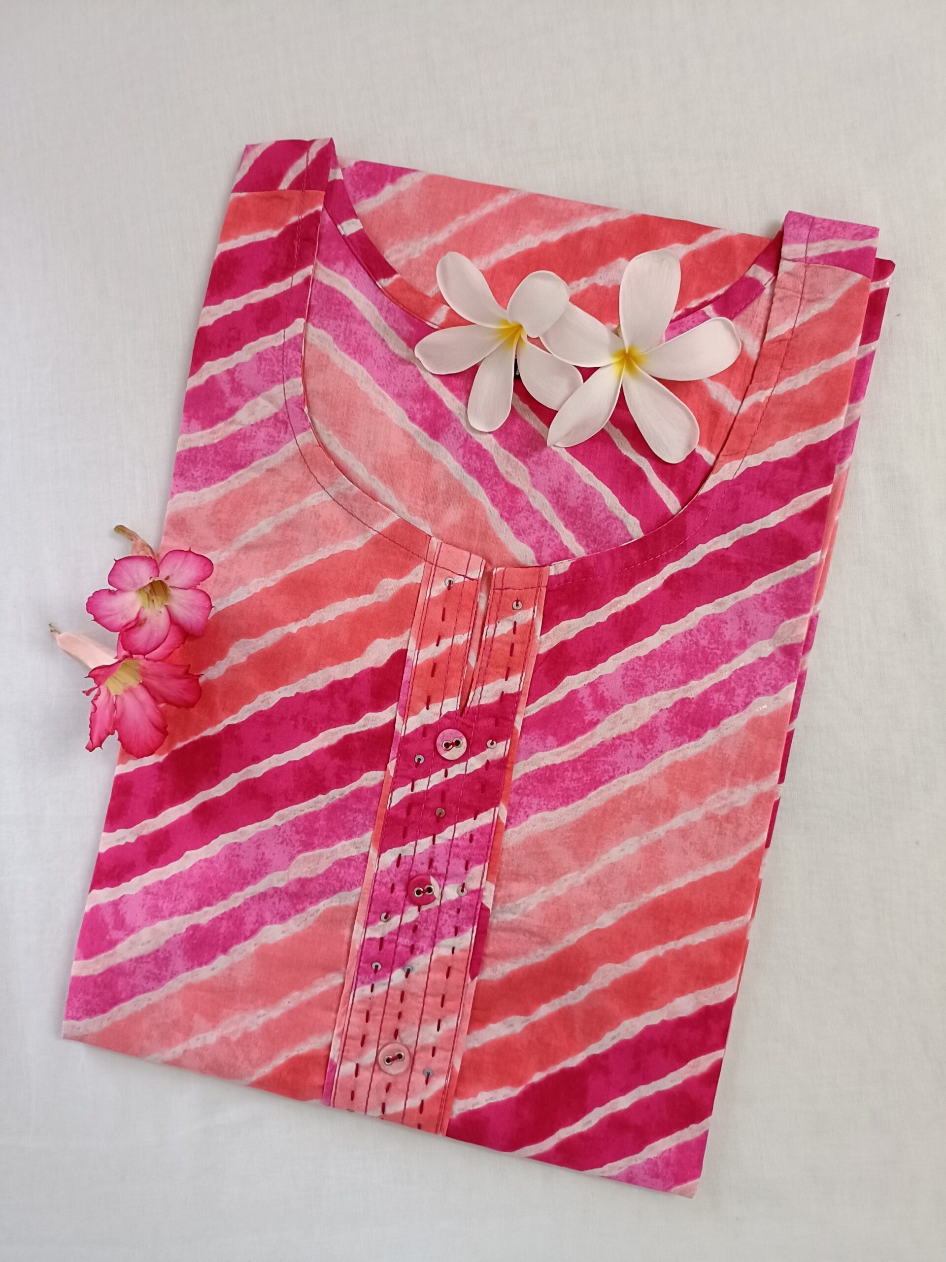 IMG20230707163052-scaled-1.jpg Shades of pink lehriya pure cotton Kurta - Image 1