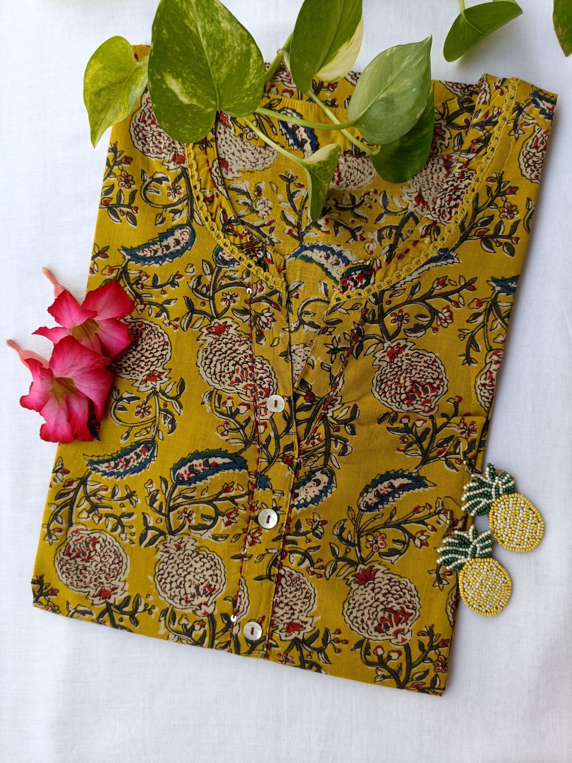 IMG20230818174147-scaled-1.jpg "Aayra" Collared Yellow Cotton Kurta - Image 1