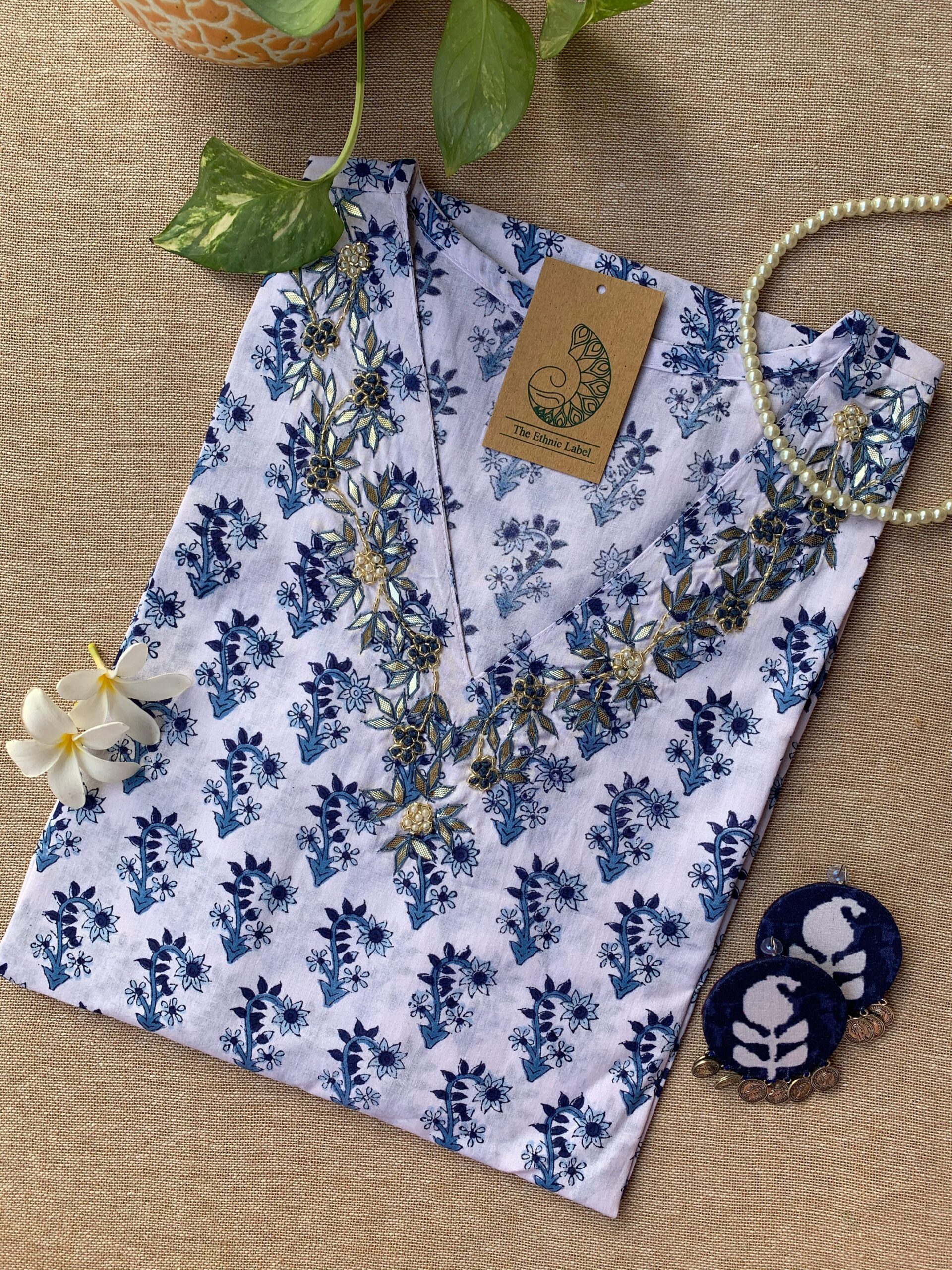 IMG_2293-scaled-1.jpg "Pari" Hand Work Embellished Cotton kurta - Image 1