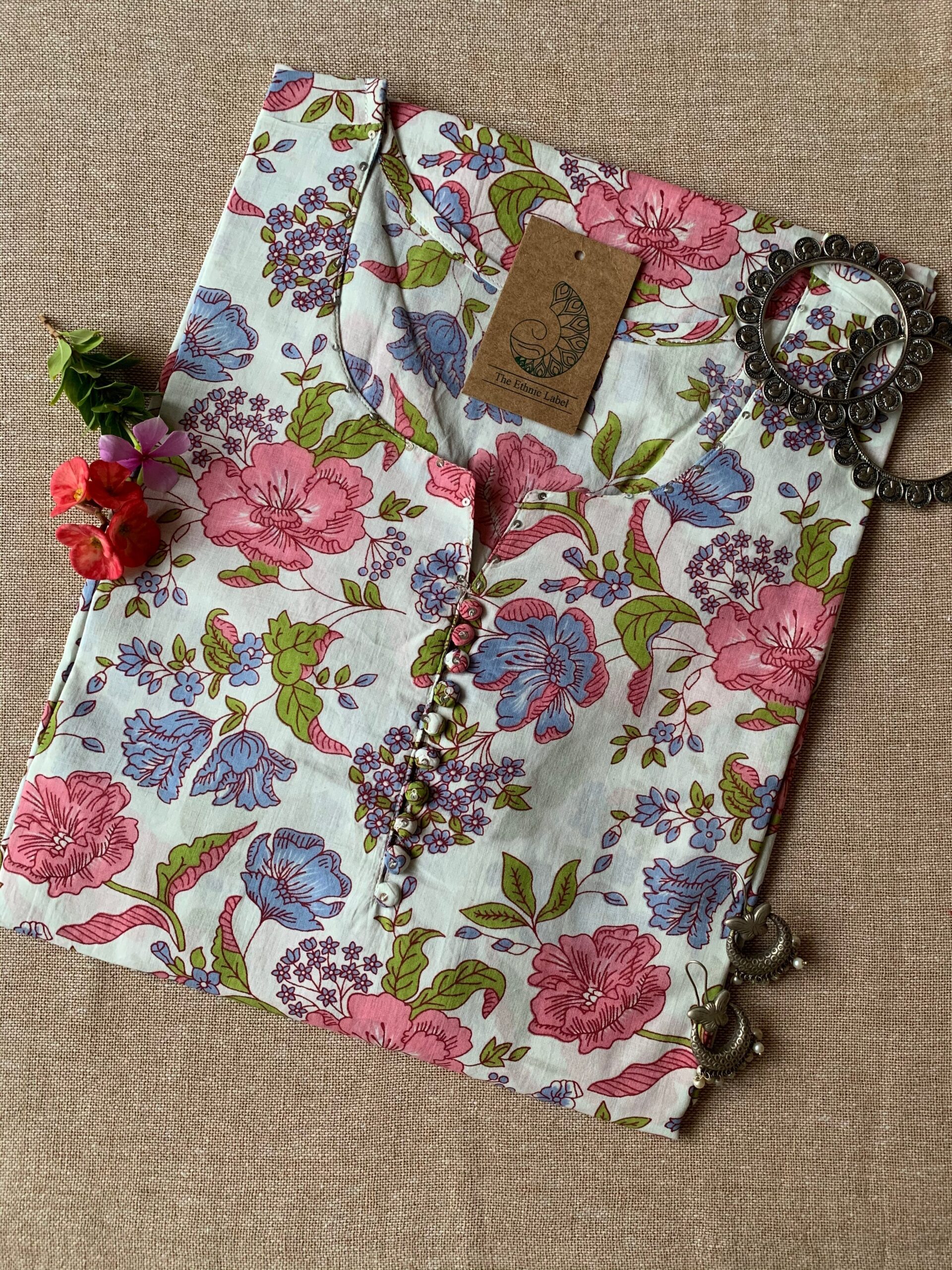 IMG_4413-scaled-1.jpg "Bageecha" Hand Block Printed Buttoned Cotton Kurta - M - Image 1