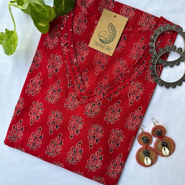 Roohani Bagru V neck Kantha Hand Block Printed Cotton kurta - S