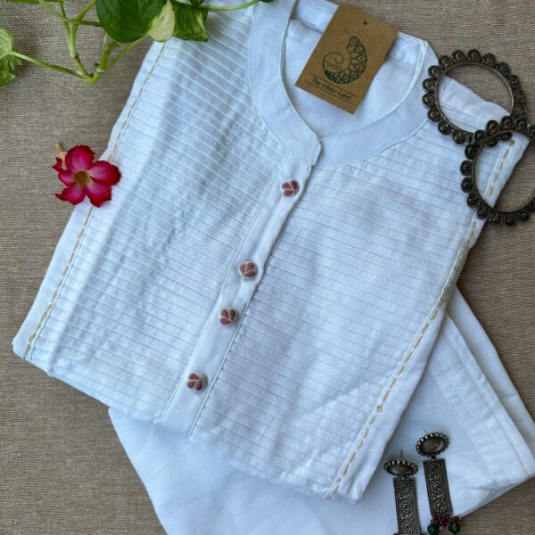 "Nazaakat" White Hand Embroidered Kurta Set(2pc)