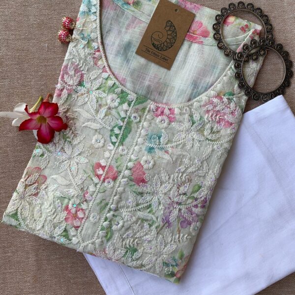 Chikankari "Pakeezah" Kurta Pant Set 2 pc