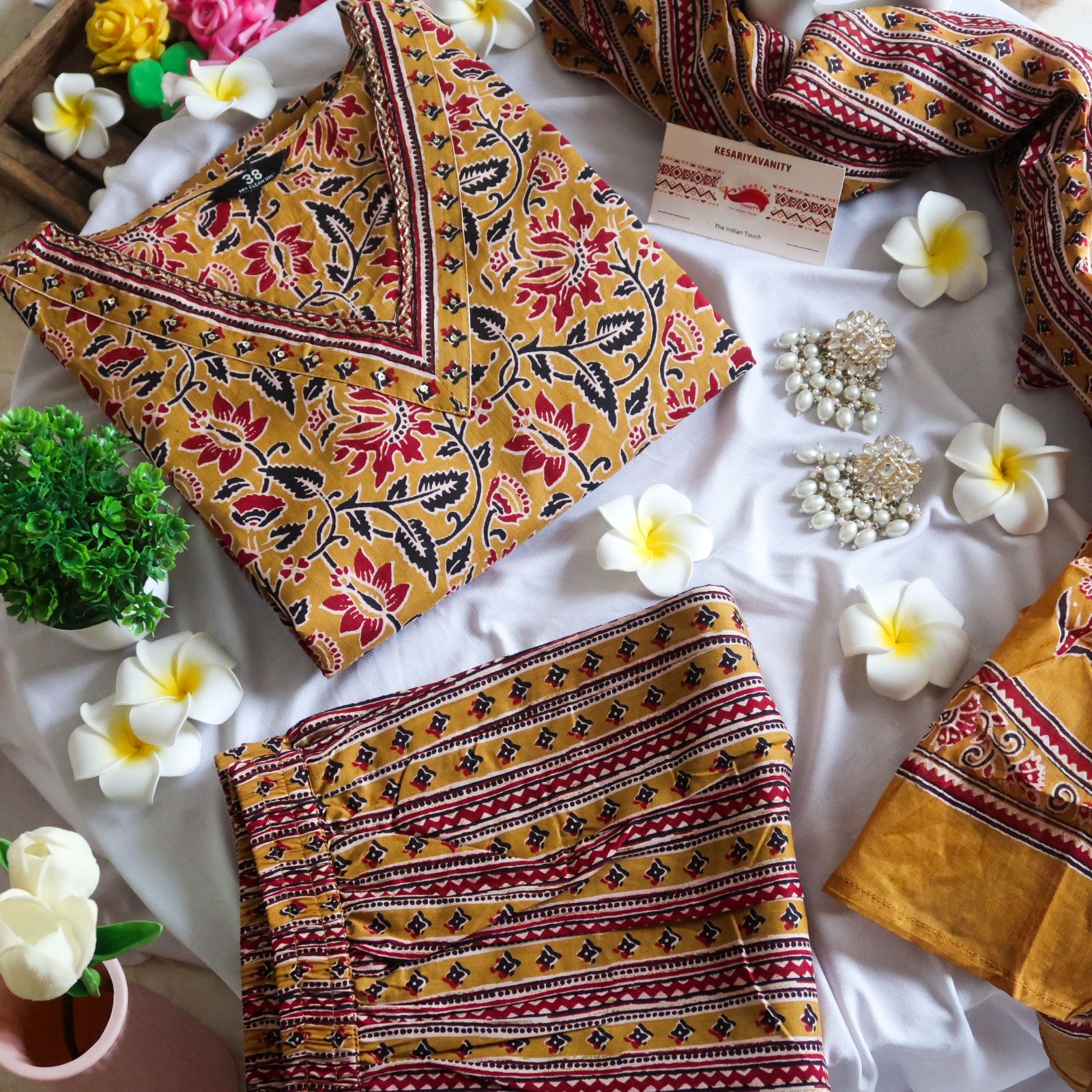 WhatsAppImage2023-11-27at15.30.49_810dfcb0_7b350812-c1ac-4927-bc4b-bc718bf045b2.jpg Sunehra Kalamkari Suit Set - Image 1