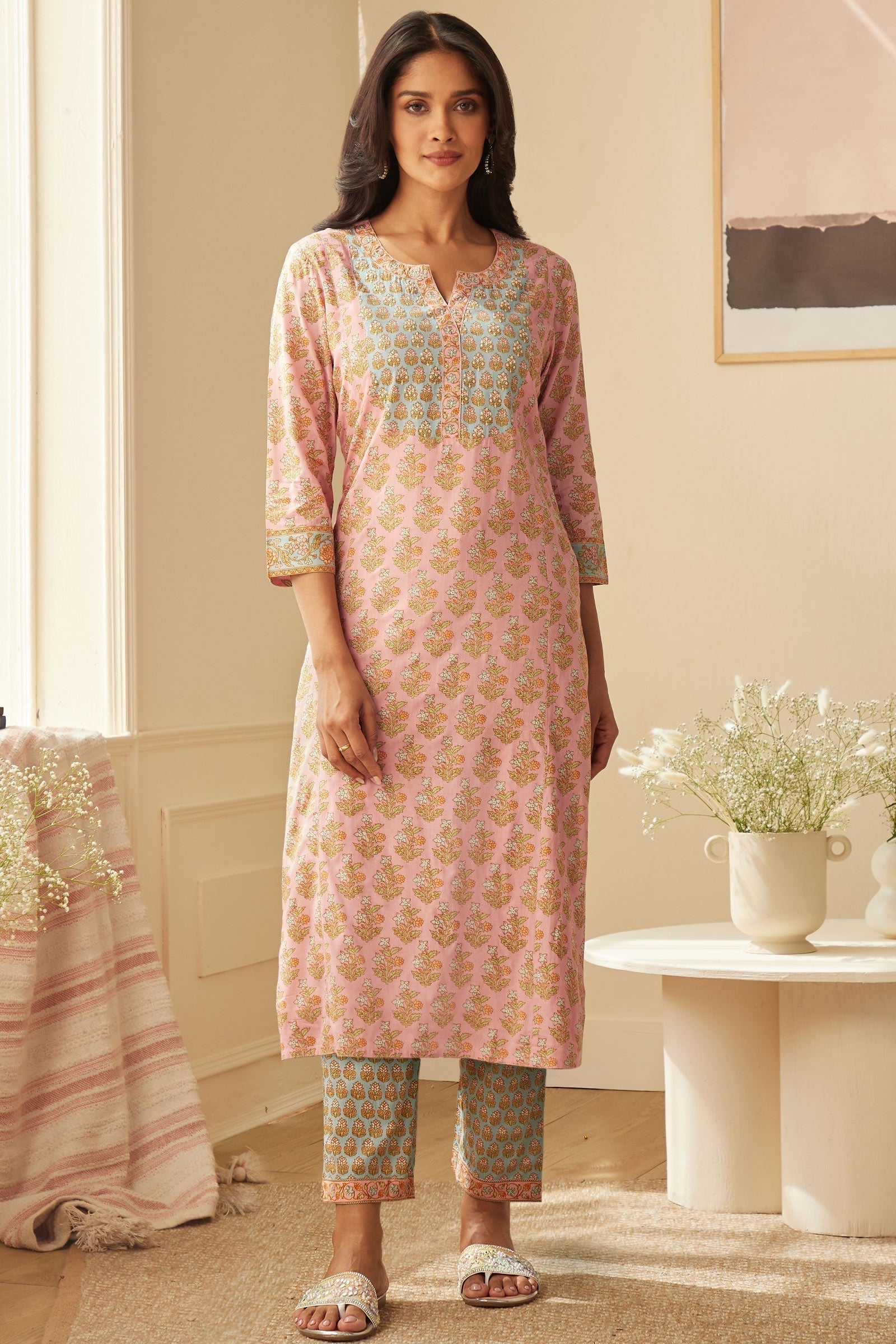 fgmk24-7711.jpg Mehrunissa Farah Sanganeri Kurta - Image 1